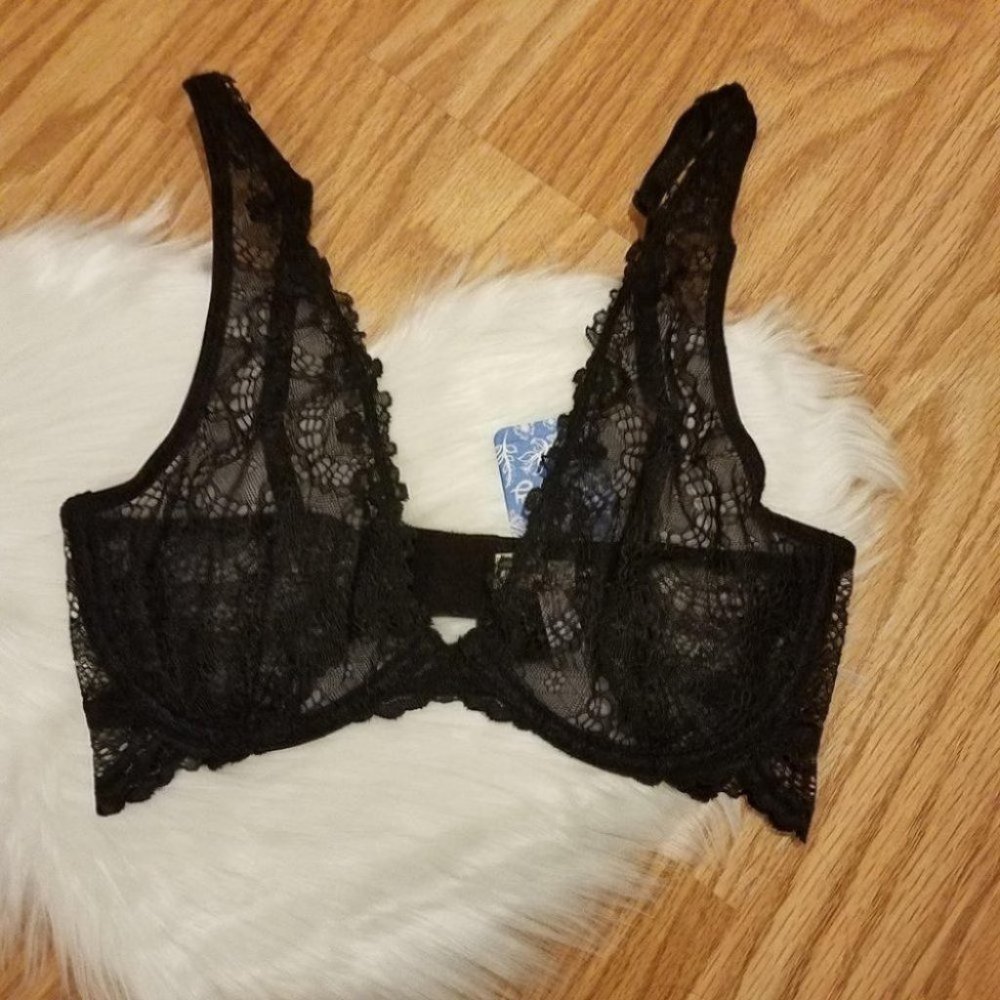 Free People Black Bra Lace Plunge - NWT